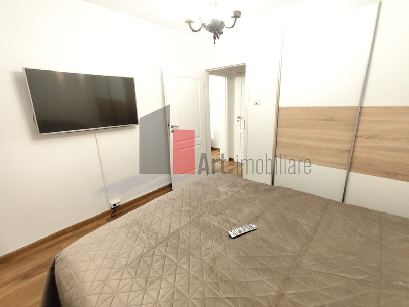 1 Mai, 0% comision, apartament 2 camere, et. 1/7.