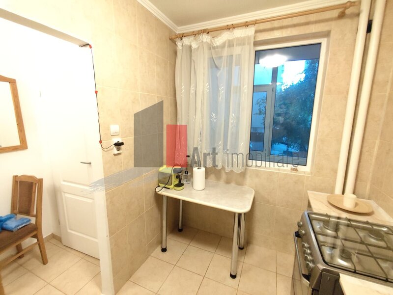1 Mai, 0% comision, apartament 2 camere, et. 1/7.